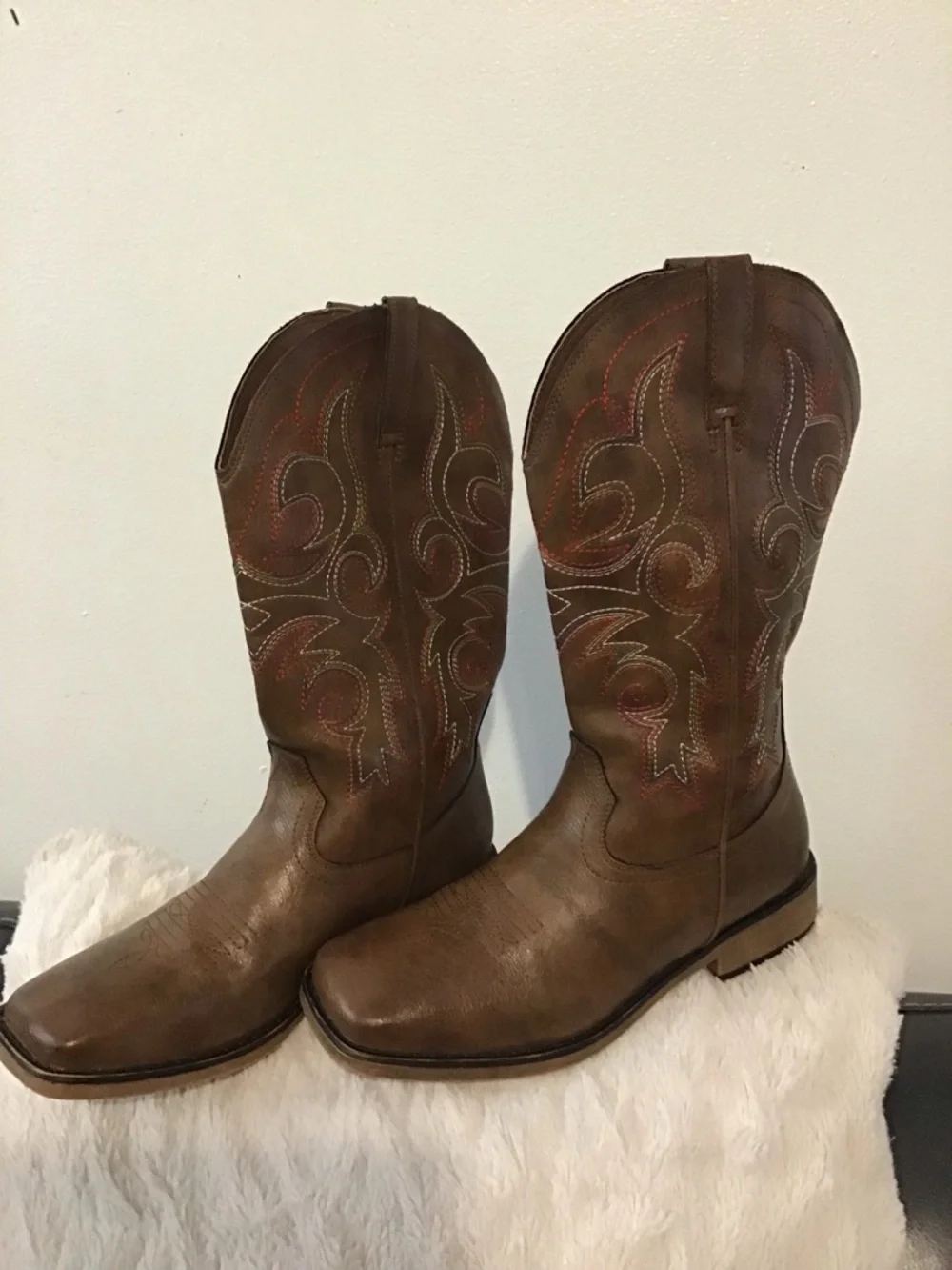 Classic Brown Men's Western Cowboy Boots - Picture 5 of 8